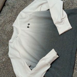 ✨ 5/$20 Under Armour long sleeve shirt